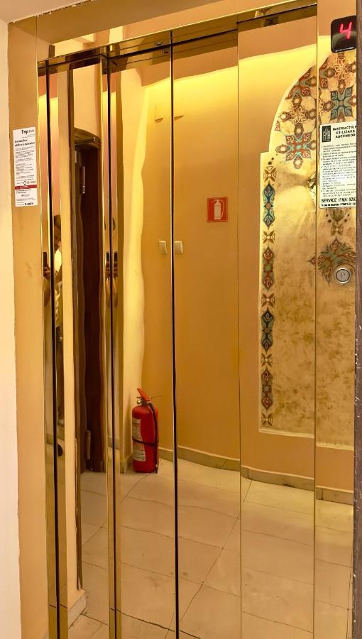 Piccolo Mondo By Citybookings Bucarest Extérieur photo