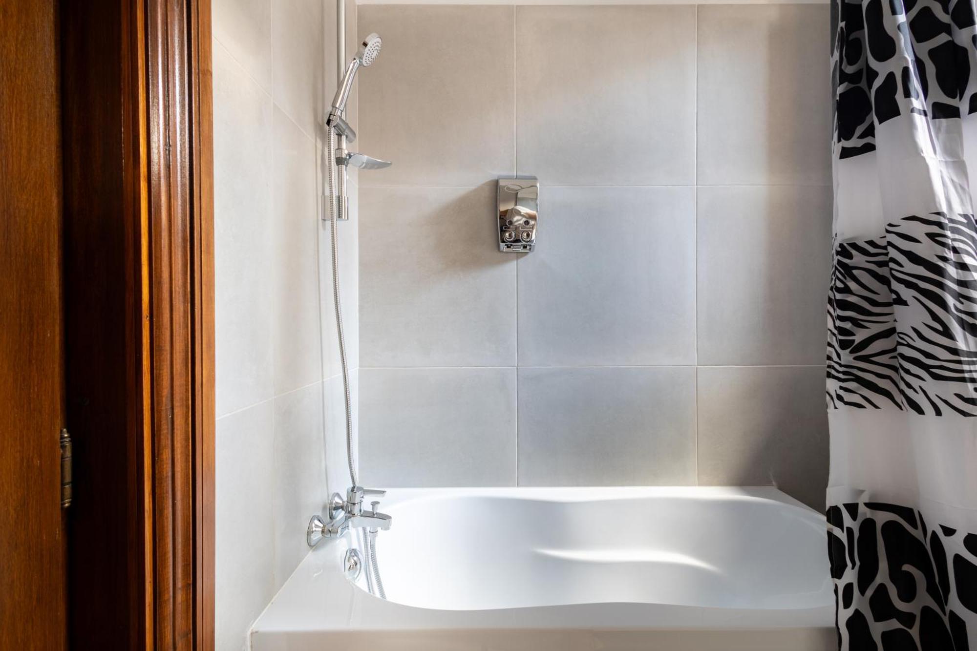 Piccolo Mondo By Citybookings Bucarest Extérieur photo