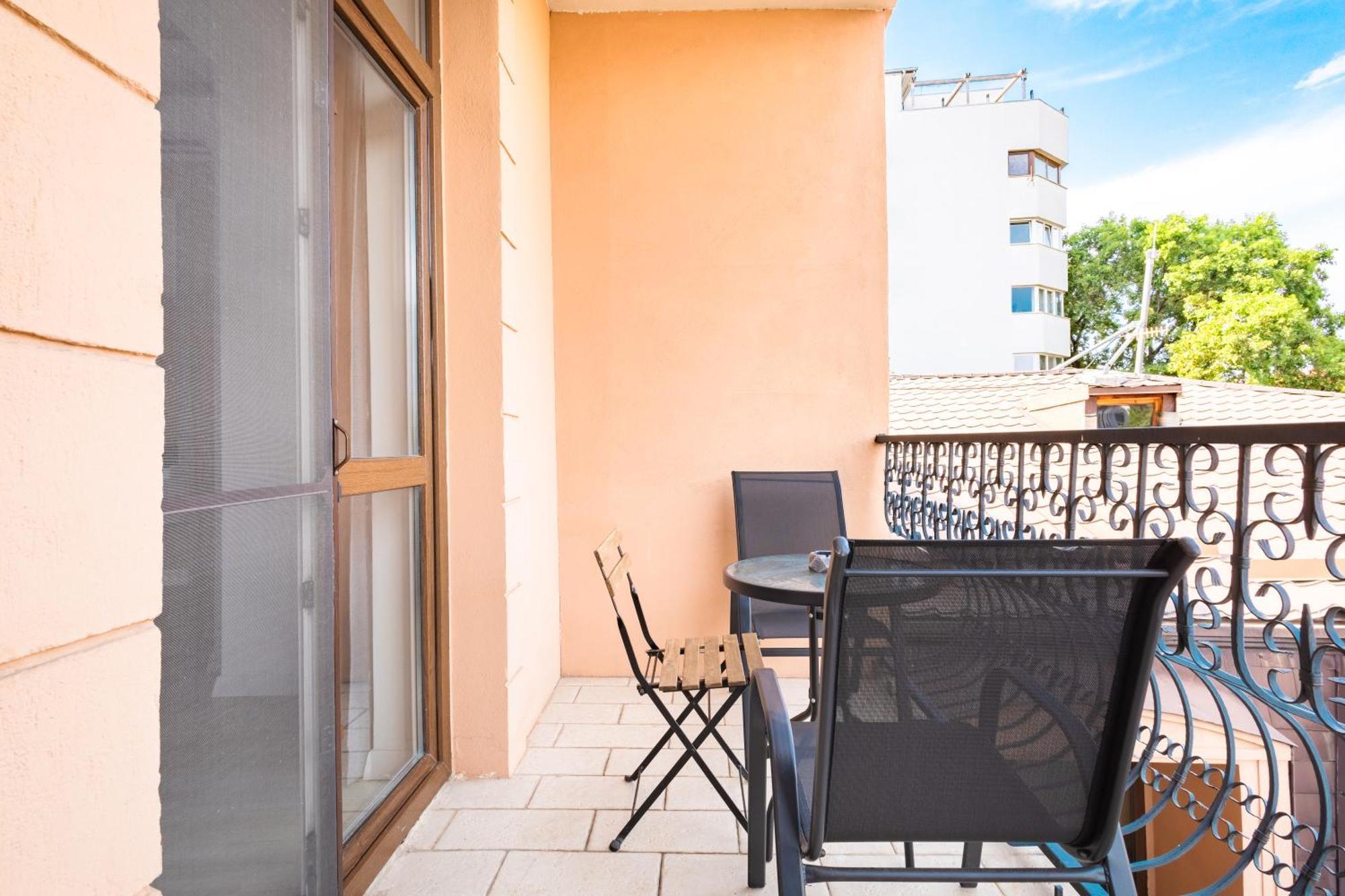 Piccolo Mondo By Citybookings Bucarest Extérieur photo