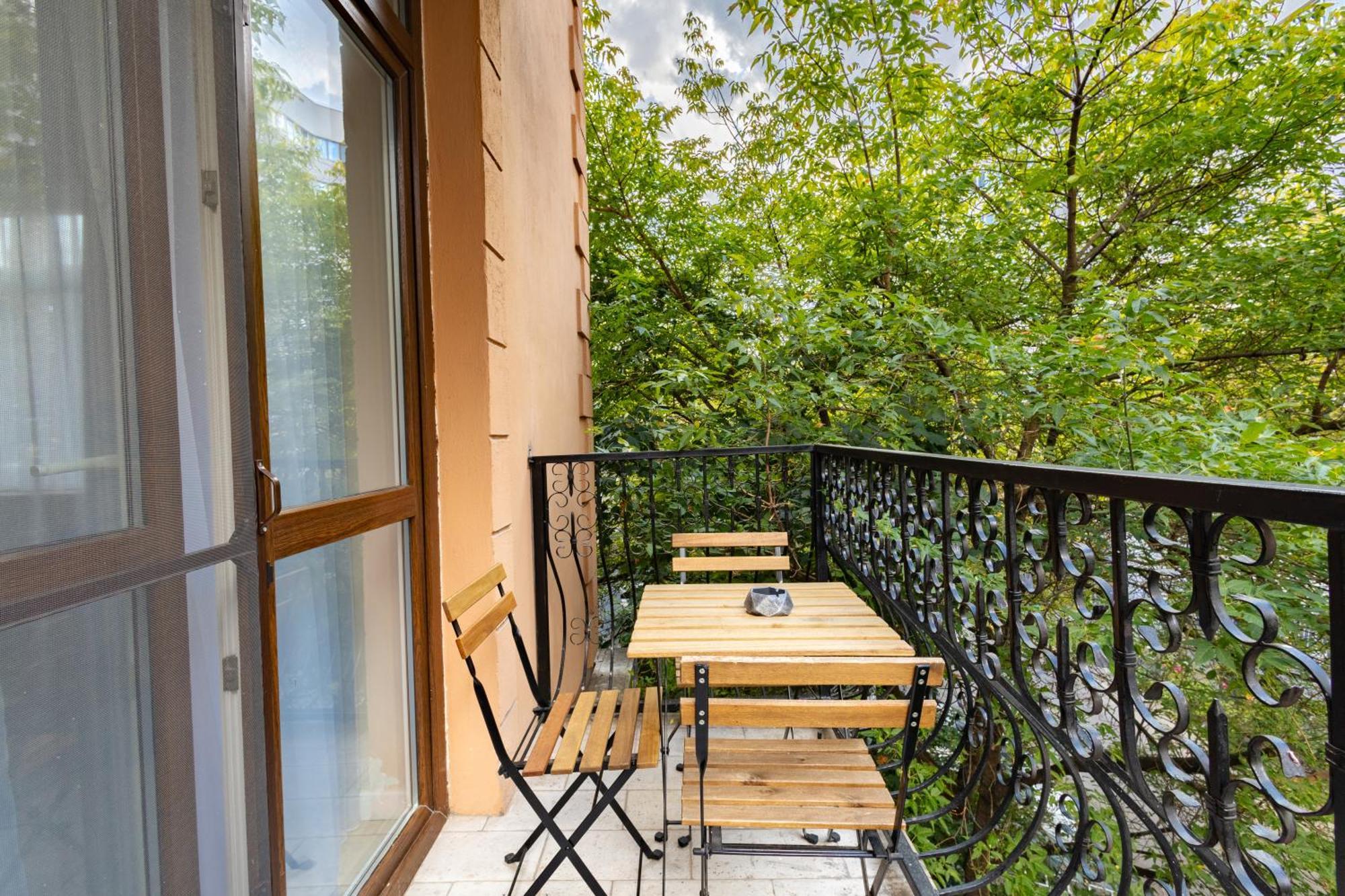 Piccolo Mondo By Citybookings Bucarest Extérieur photo